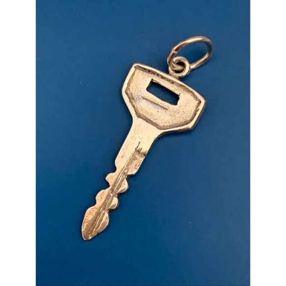.925 Key Sterling Silver Jewelry Charm #House #Car - Picture 1 of 3